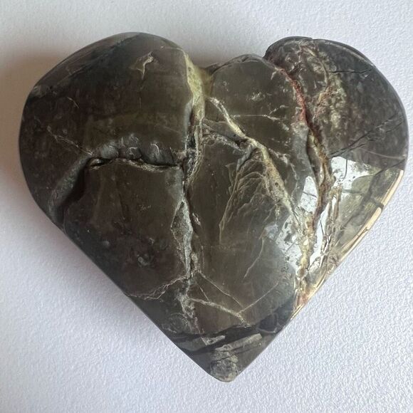 Volcano Agate Heart Carving UV Reactive (4)‎ - Picture 6 of 10